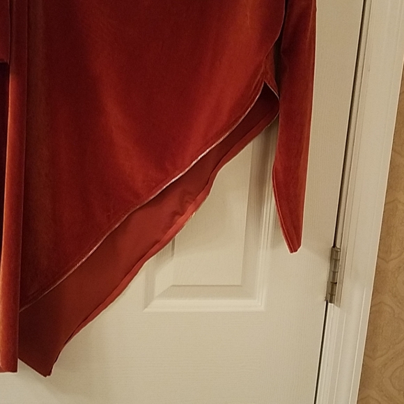 Top - Picture 3 of 4